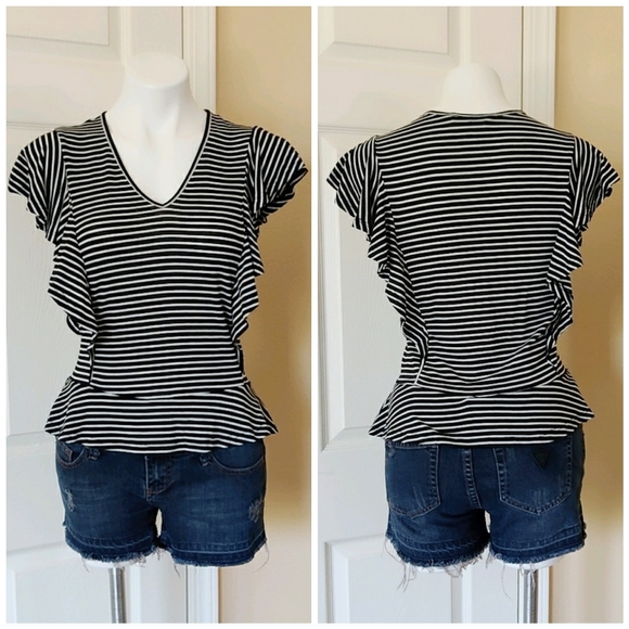 BCBGeneration Tops - BCBGeneration ruffle sides striped stretchy top M